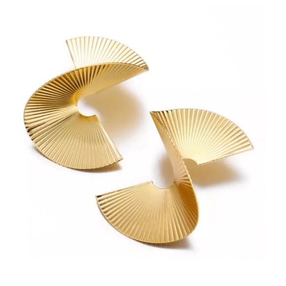 REVOLVE "Flare" - spiral gold statement earrings - Picture 3 of 3